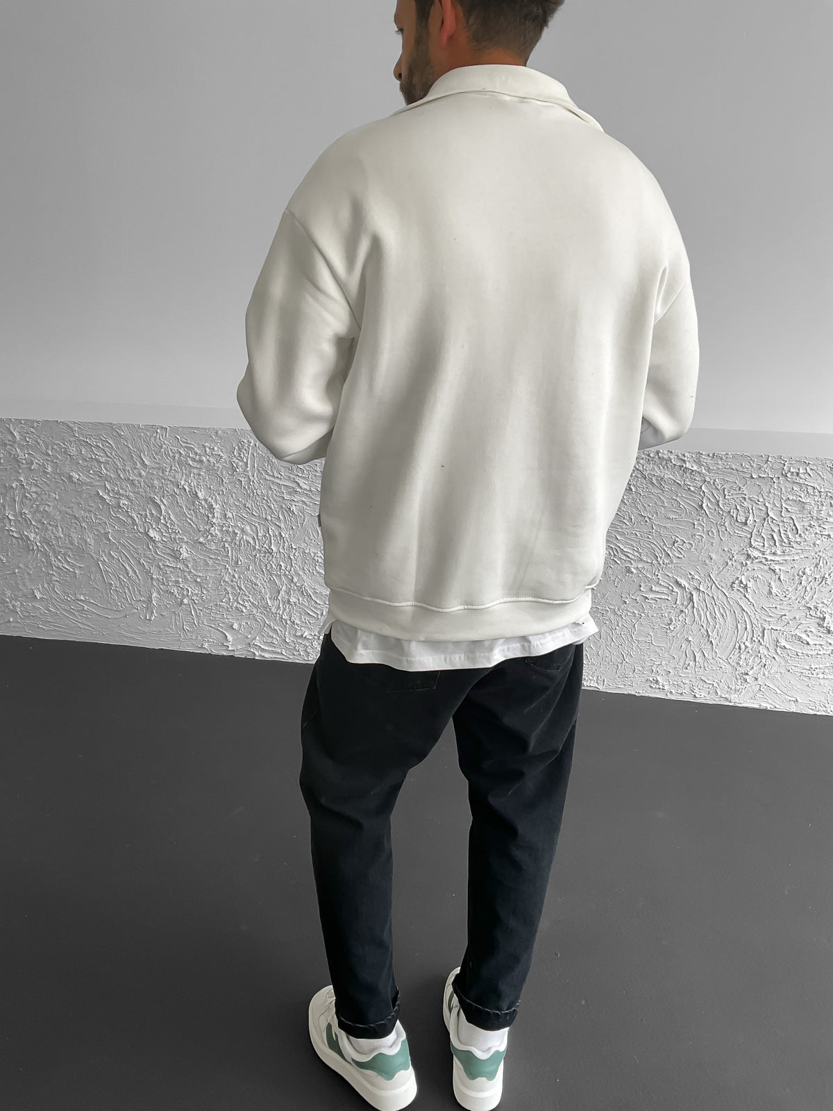 White Stay Half Zipper Sweatshirt
