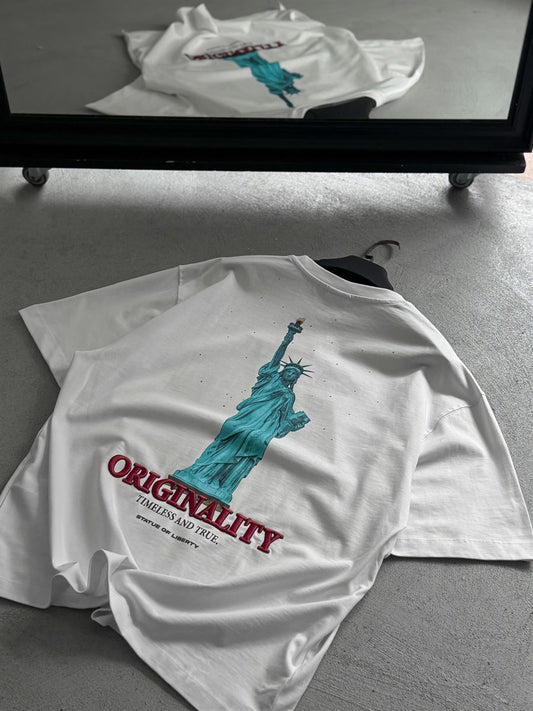 WHITE STATUE OF LIBERTY T-SHIRT