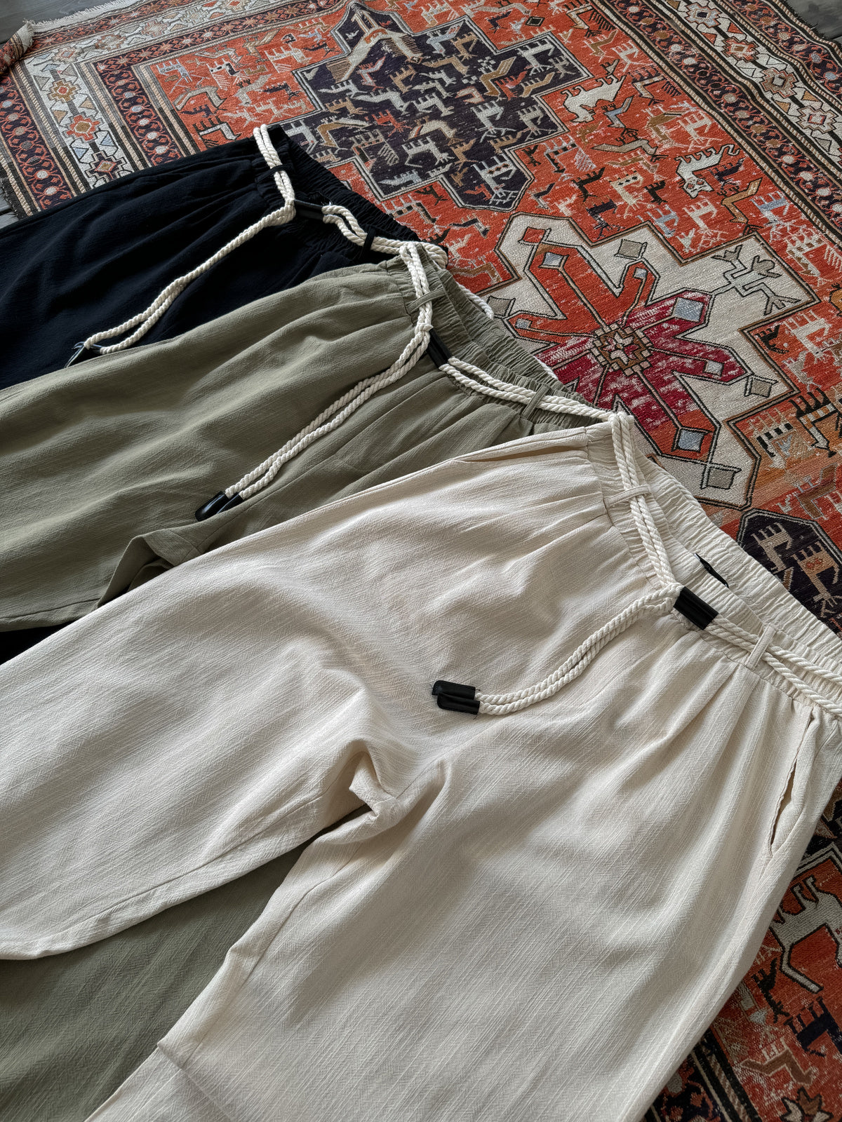 BEIGE ROPE BELT LINEN TROUSER