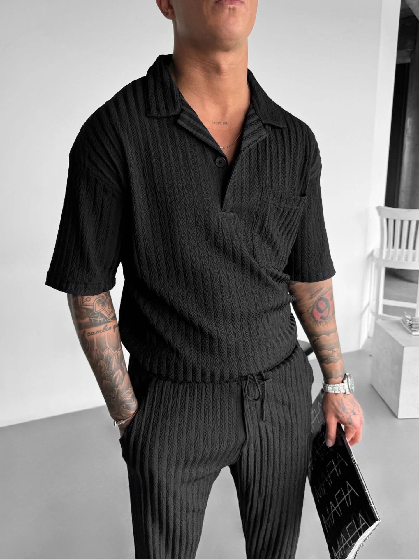 BLACK STRUCTURED POLO T-SHIRT