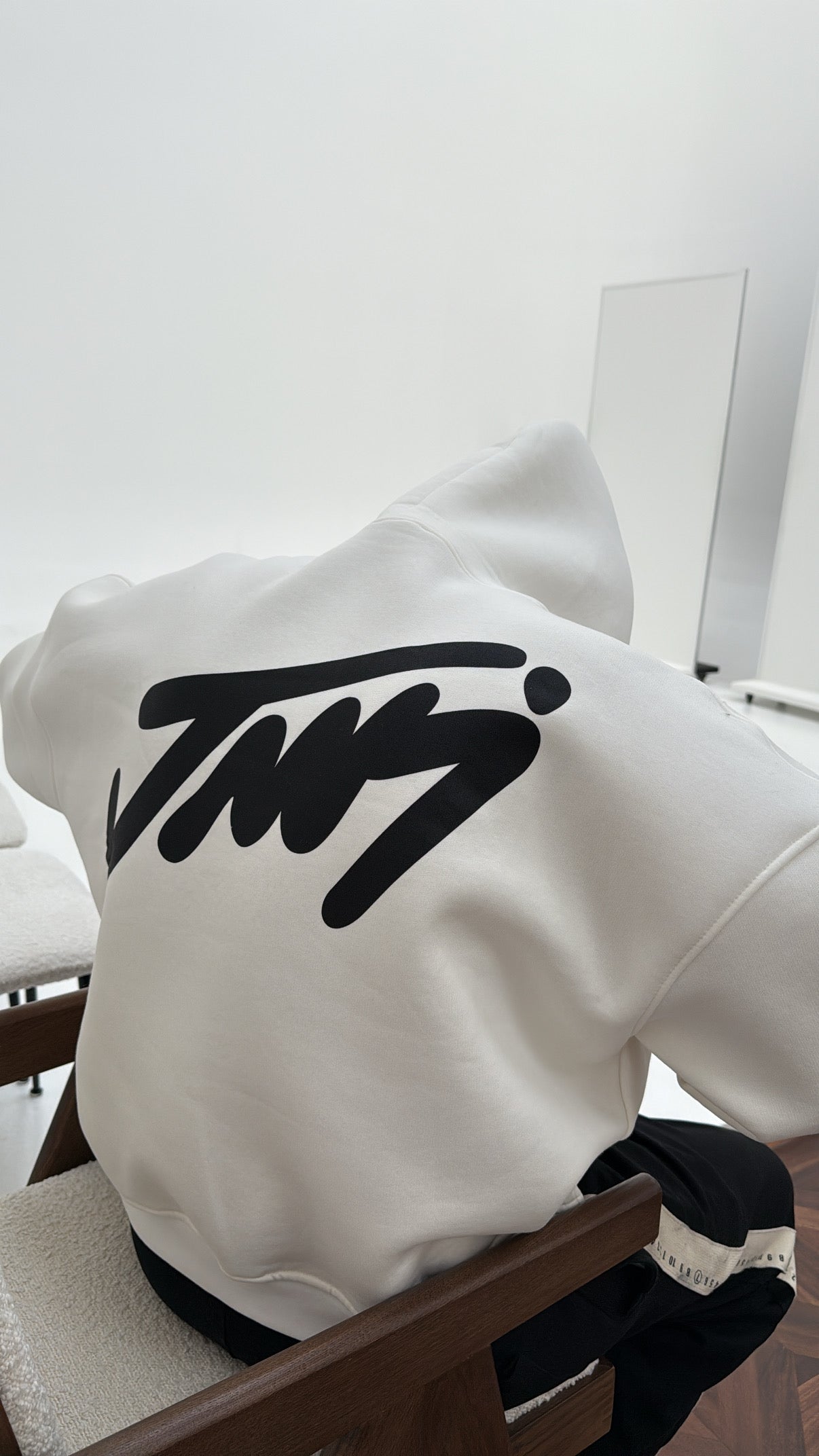 WHITE BASIC PRINTED HOODIE