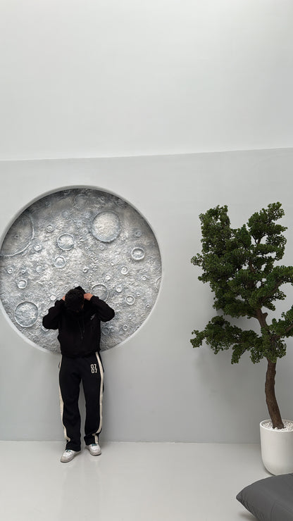 BLACK BASIC PRINTED HOODIE