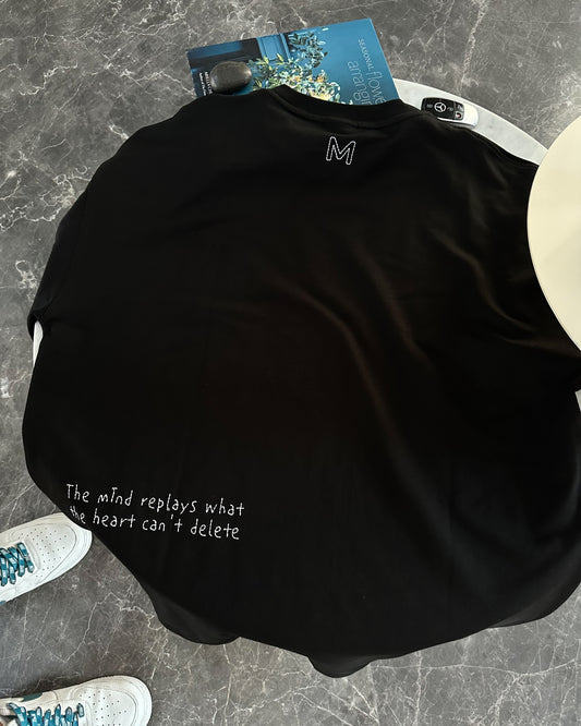 BLACK HEART EMBROIDERY T-SHIRT