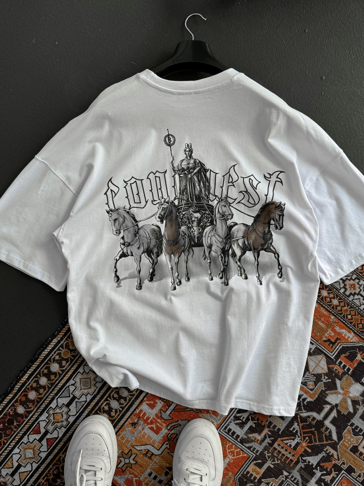 WHITE CONQUEST T-SHIRT