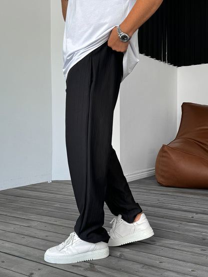 BLACK VERTICAL STRIPED JOGGER