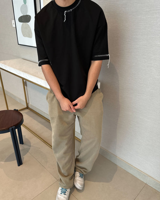 BLACK BLANKET STITCH T-SHIRT
