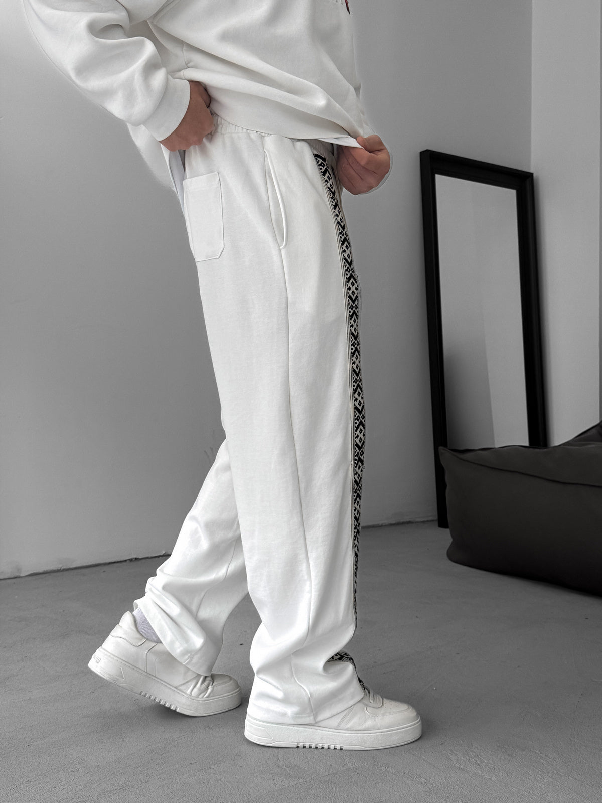 WHITE MOSAIC PATCH JOGGER