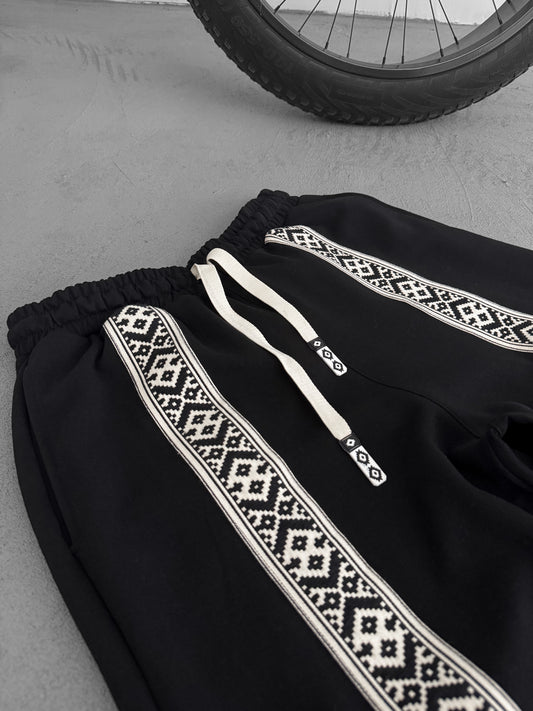 BLACK MOSAIC PATCH JOGGER