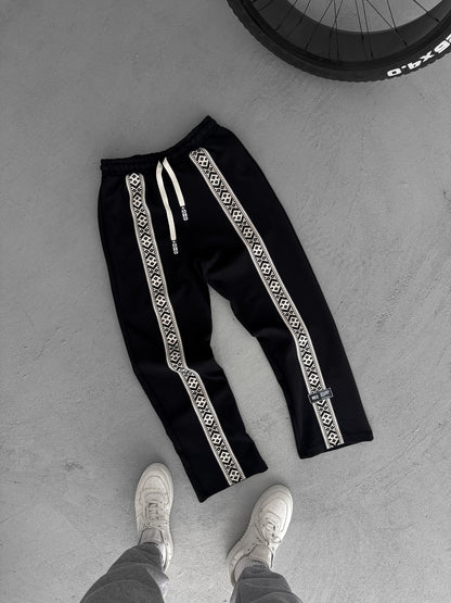 BLACK MOSAIC PATCH JOGGER