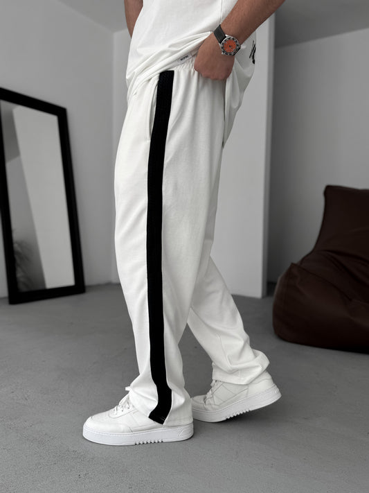 WHITE STRIPED KNIT JOGGERS