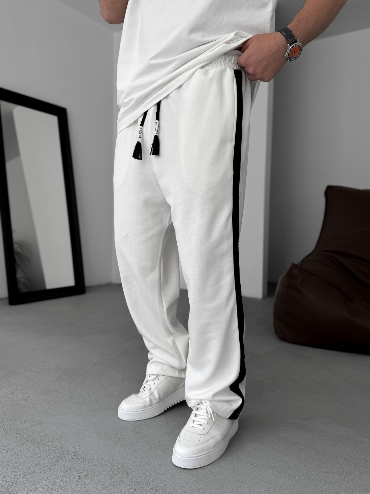WHITE STRIPED KNIT JOGGERS