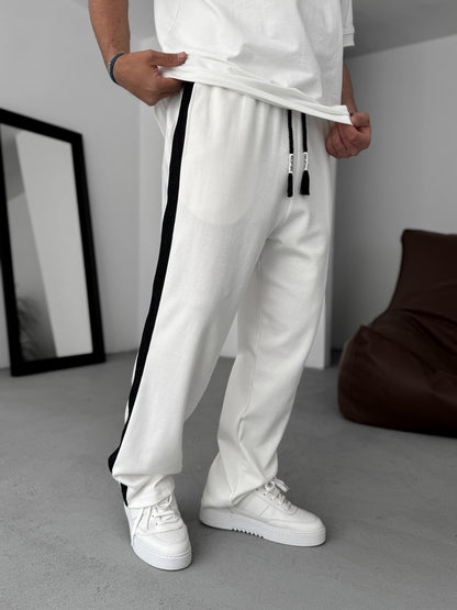 WHITE STRIPED KNIT JOGGERS