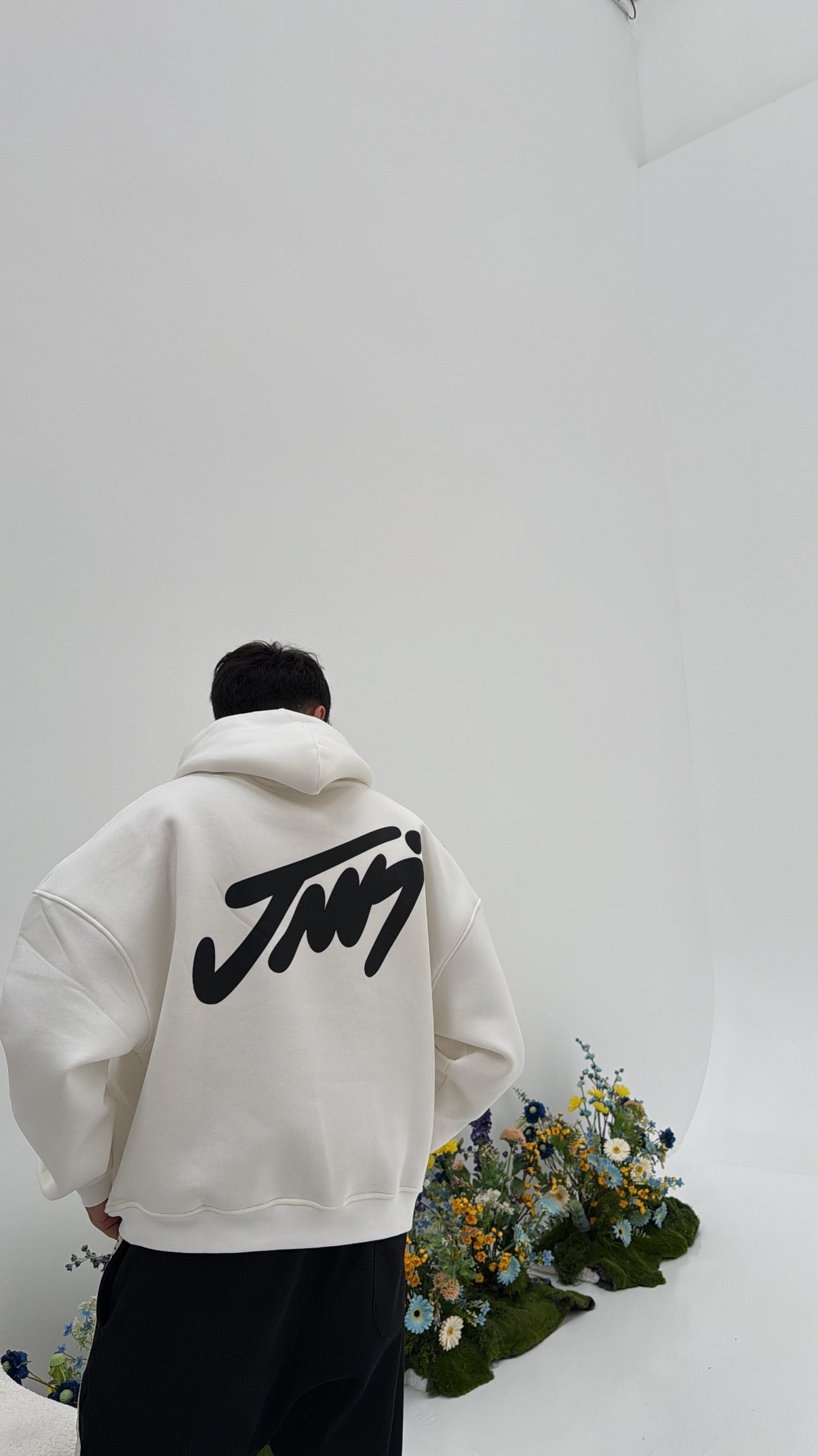 WHITE BASIC PRINTED HOODIE