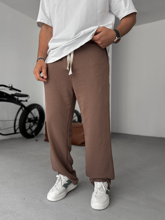 BROWN THREE-THREAD CUT JOGGER