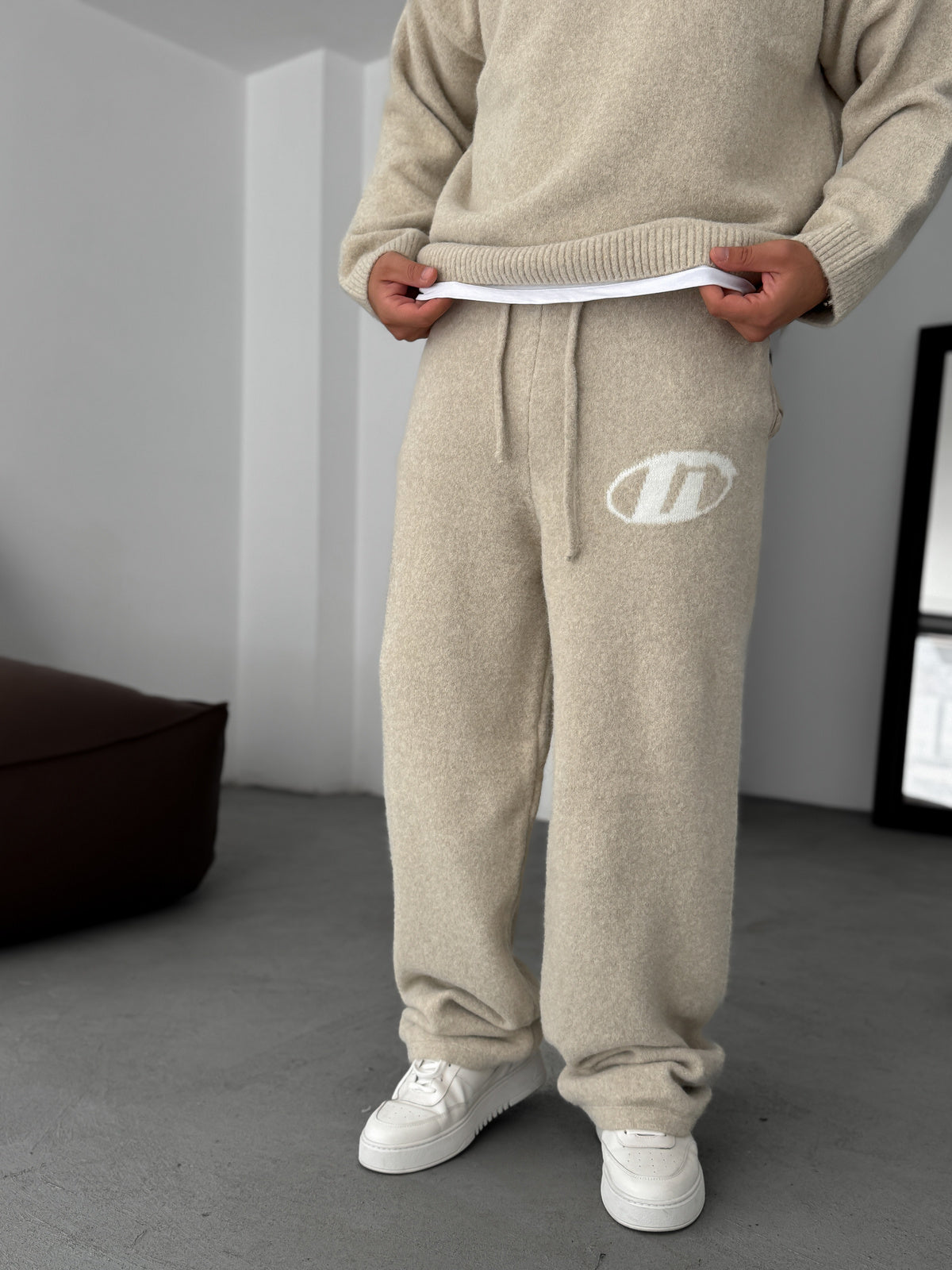 BEIGE G DETAIL KNIT BAGGY JOGGER