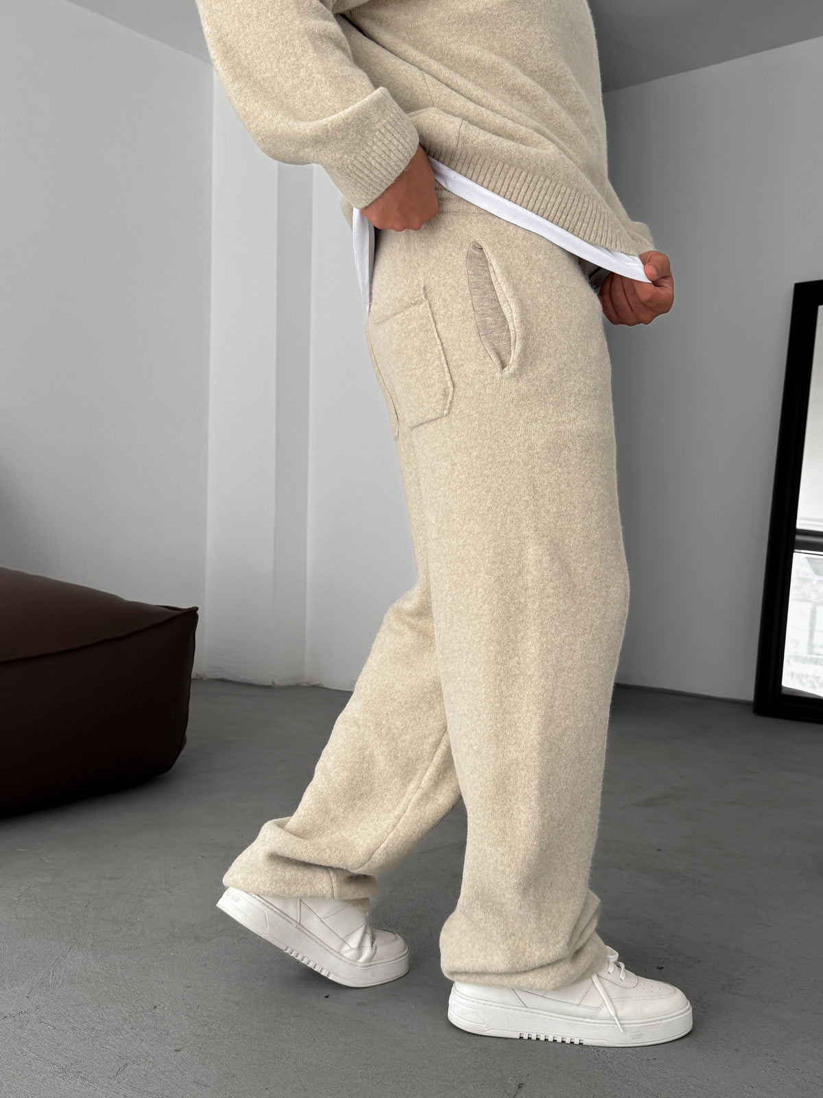 BEIGE G DETAIL KNIT BAGGY JOGGER