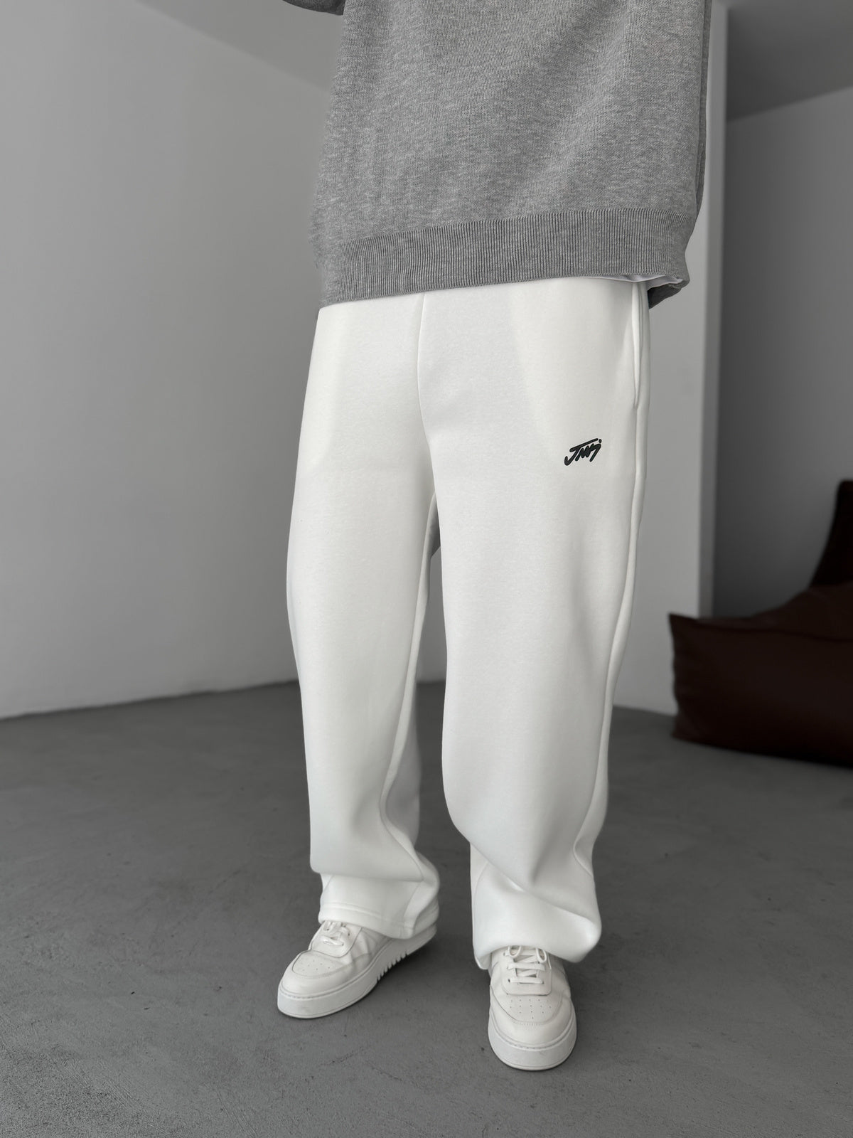 WHITE BASIC PRINTED JOGGER
