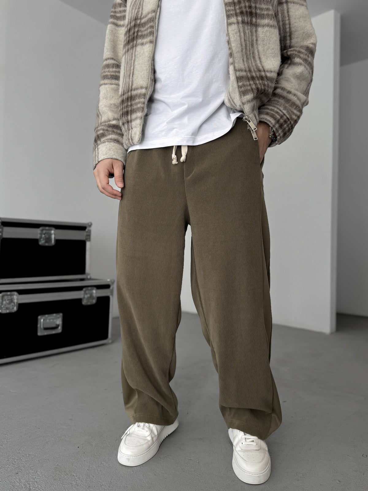 KHAKI PANELLED VELVET JOGGERS