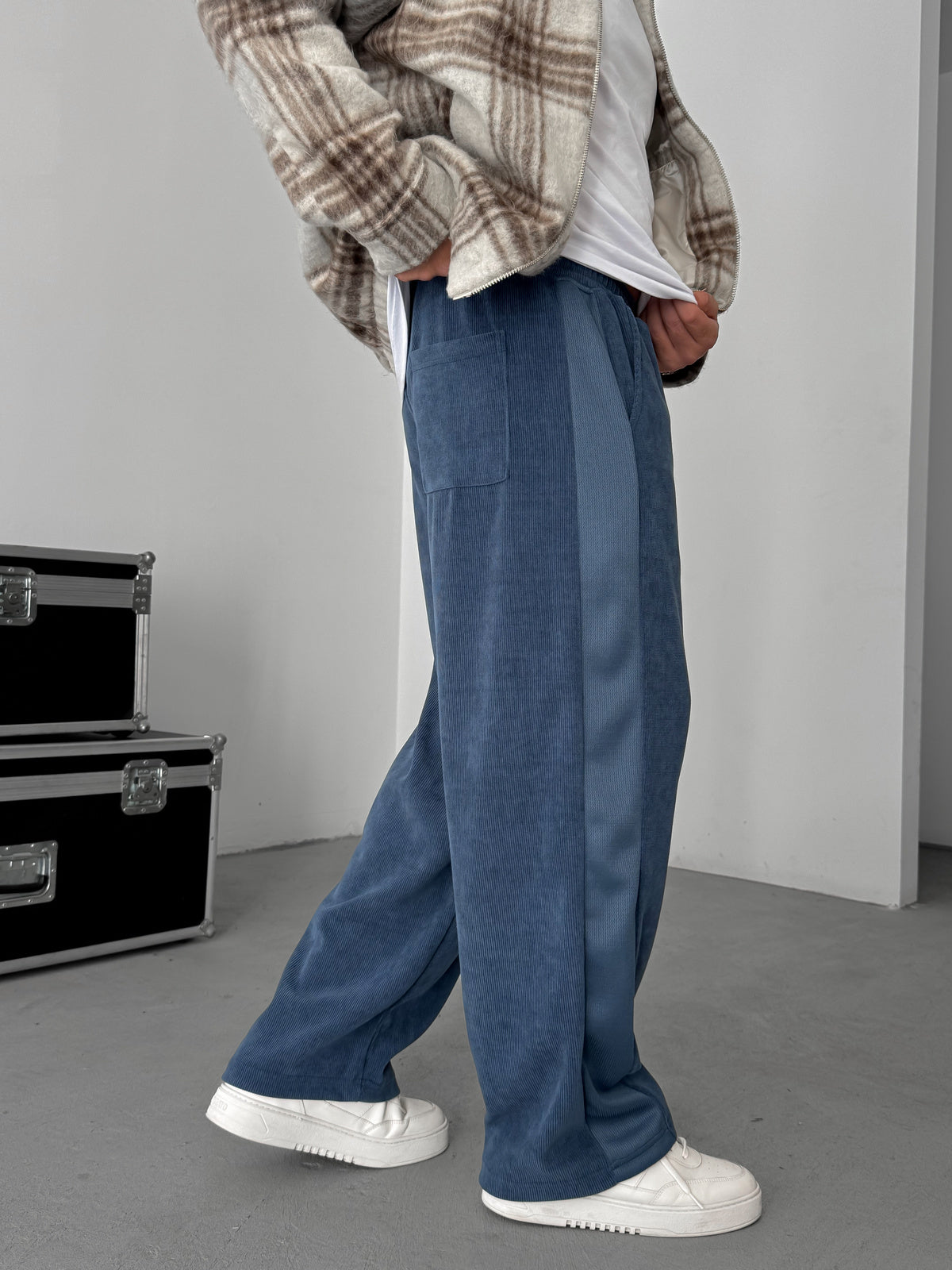 NAVY BLUE PANELLED VELVET JOGGERS