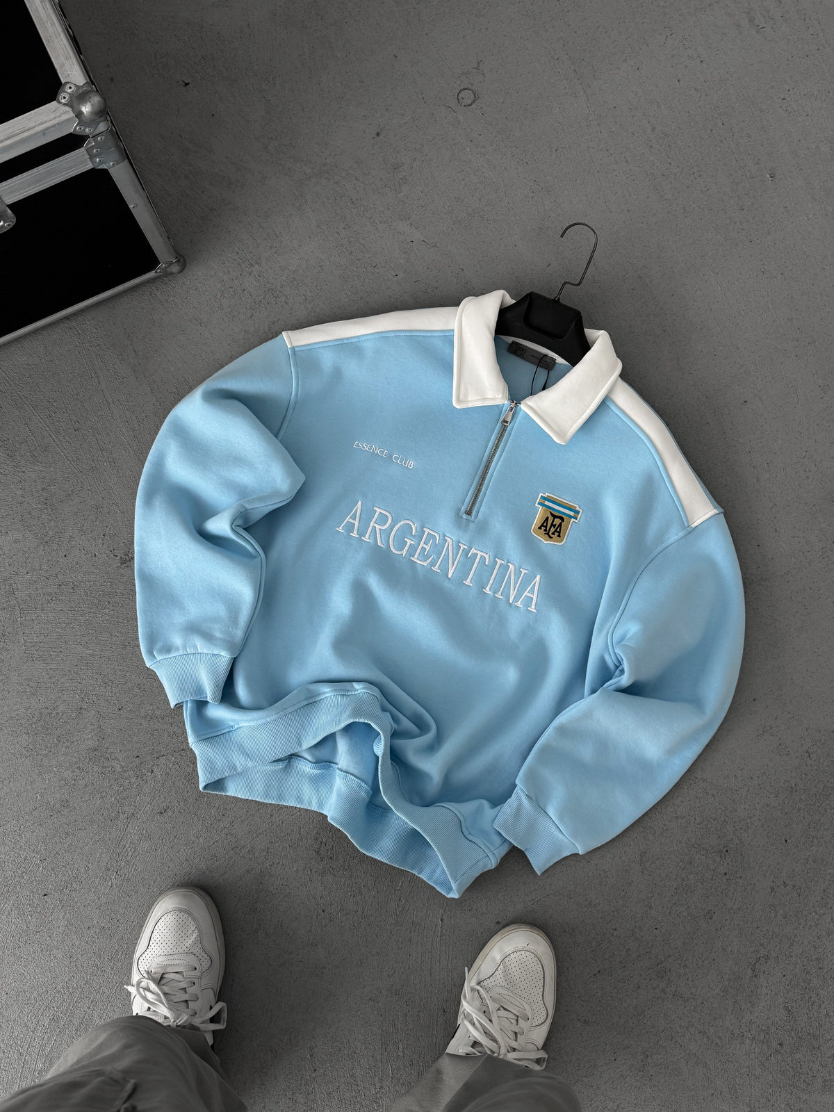 BABY BLUE ARGENTINA EMBROIDERED OVERSIZE SWEATSHIRT