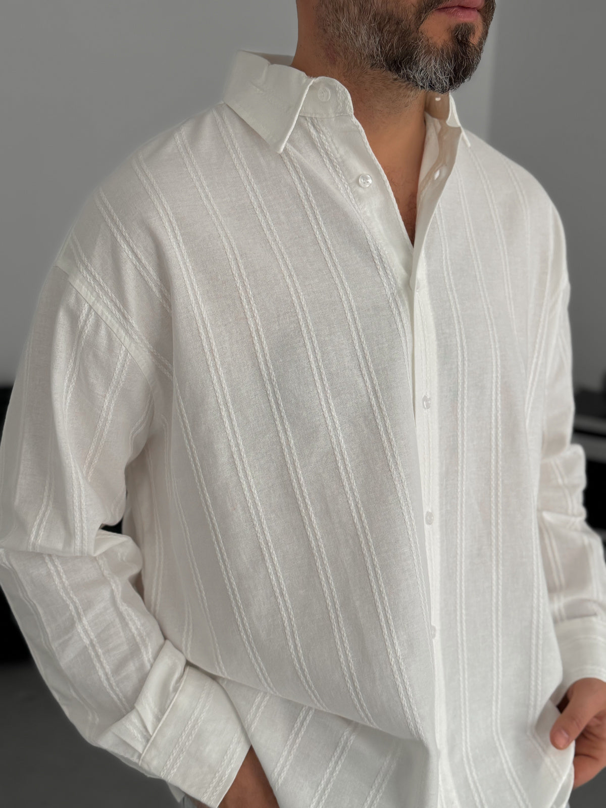 WHITE KNITTED STRIPED SHIRT