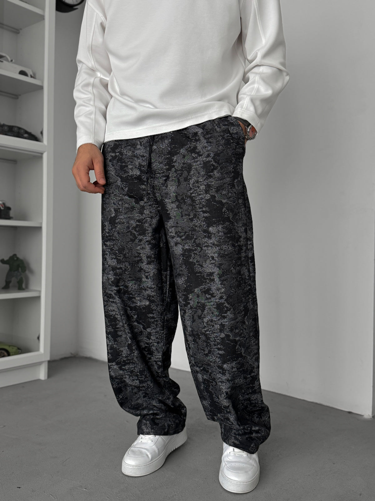 BLACK JACQUARD BAGGY PANTS