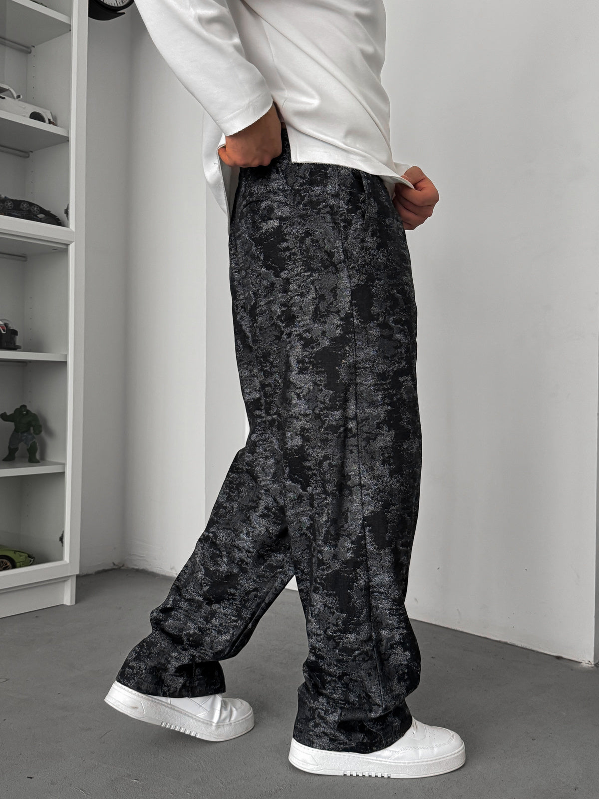 BLACK JACQUARD BAGGY PANTS
