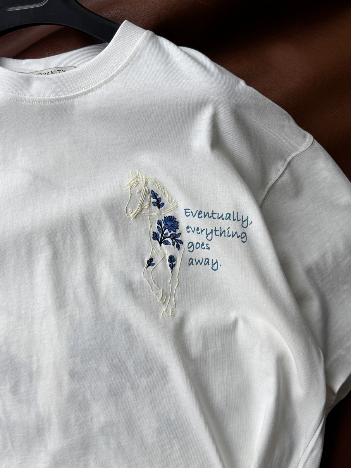 WHITE FLORAL EMBROIDERED T-SHIRT