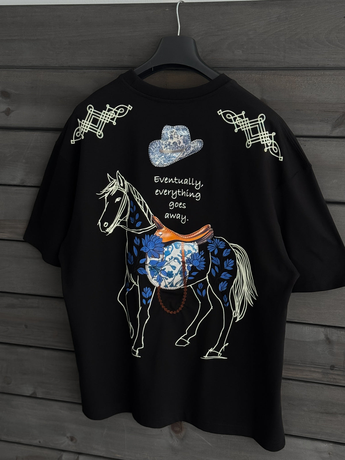 BLACK FLORAL EMBROIDERED T-SHIRT
