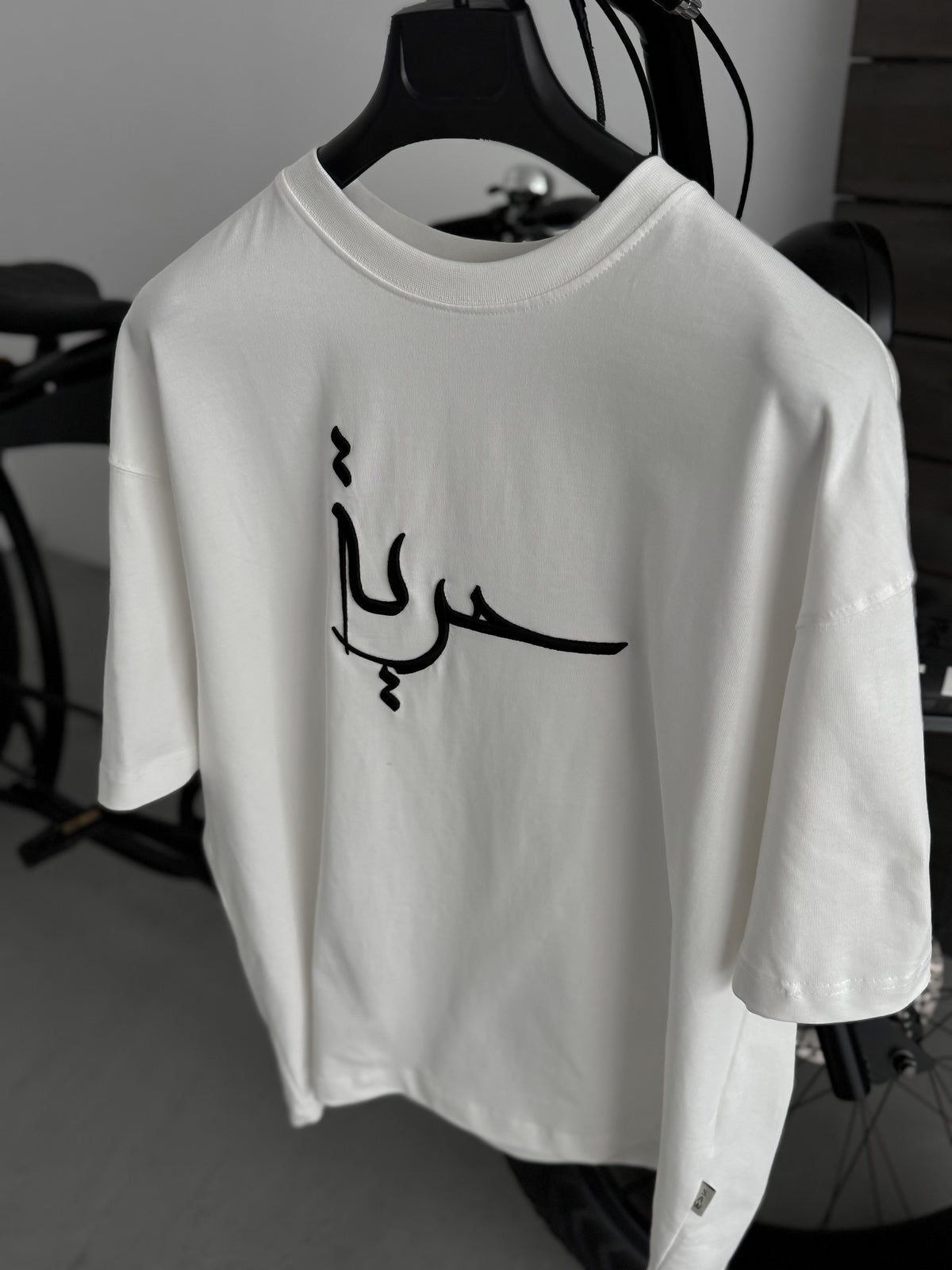 WHITE CARPET T-SHIRT