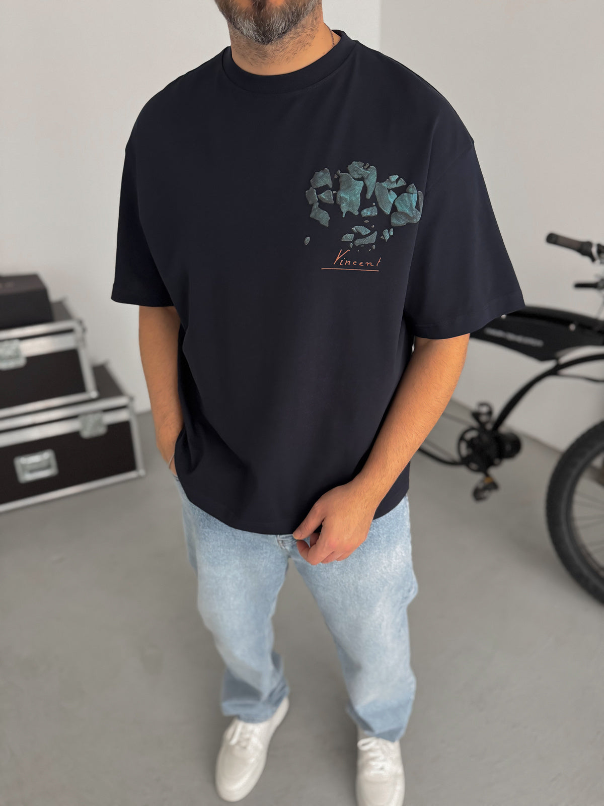 NAVY BLUE BROKEN VINCENT T-SHIRT
