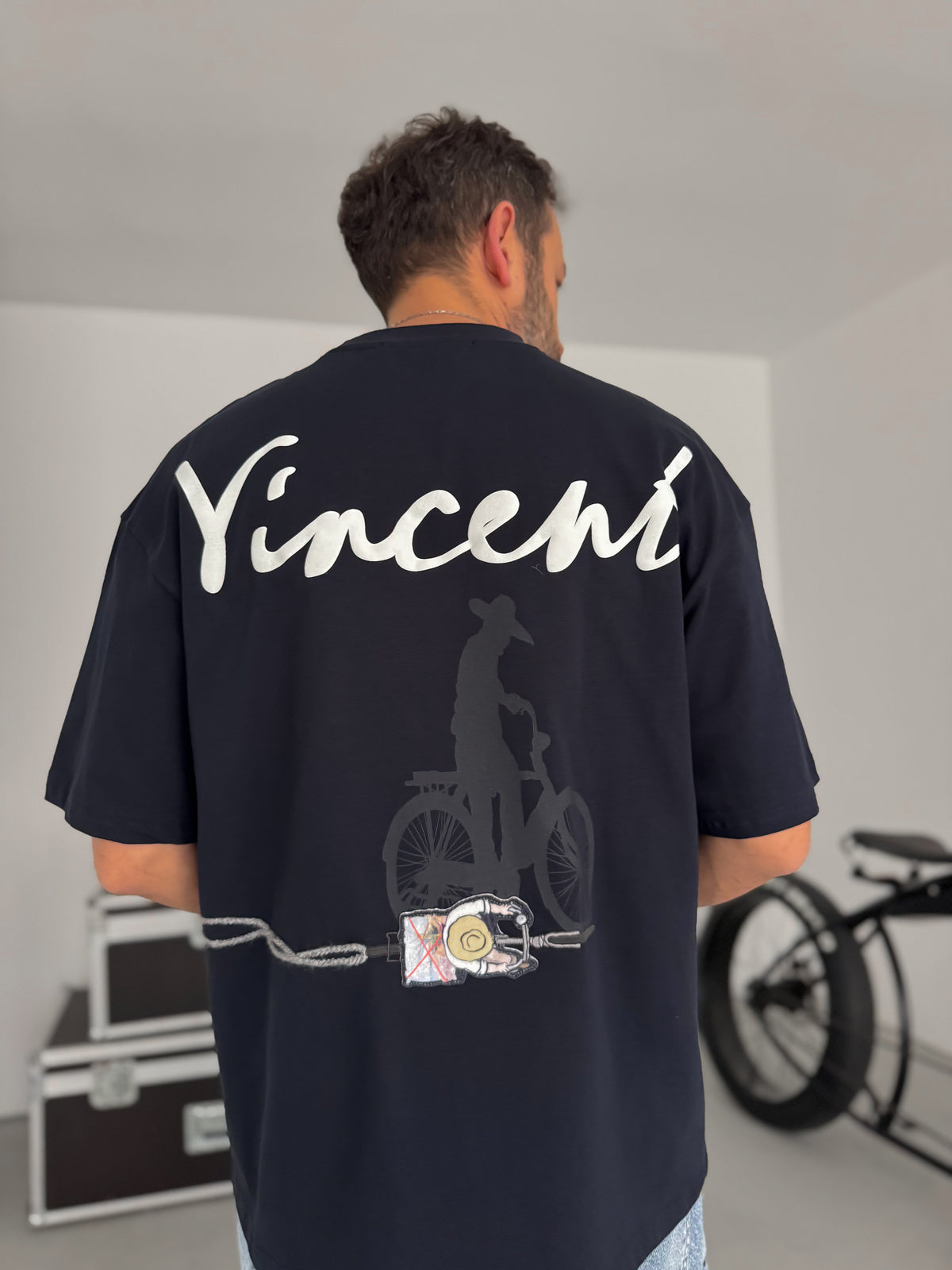 NAVY BLUE VINCENT EMBROIDERED T-SHIRT