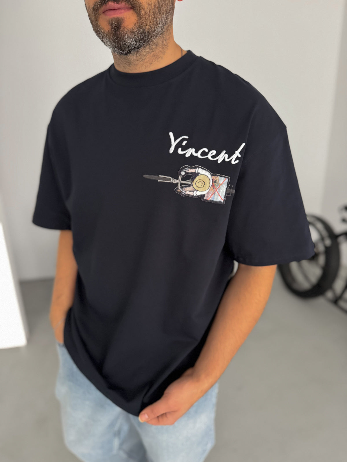 NAVY BLUE VINCENT EMBROIDERED T-SHIRT