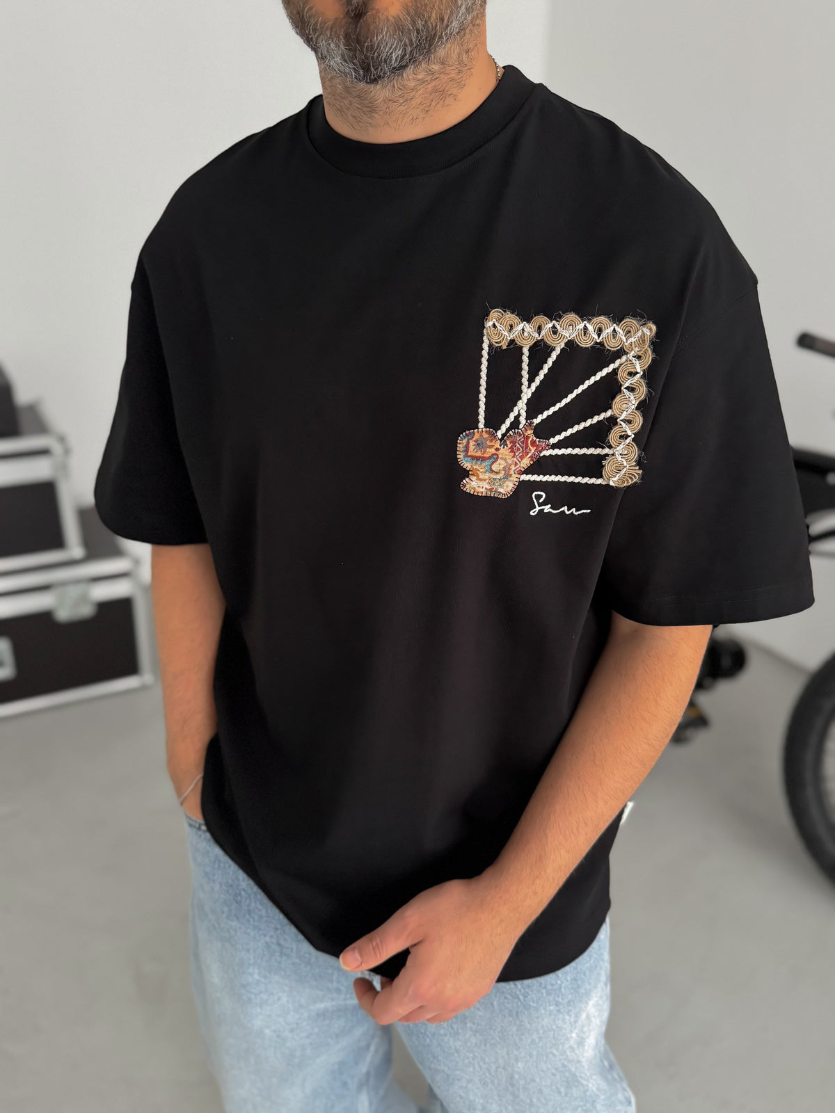 BLACK KNITTED FRAME T-SHIRT