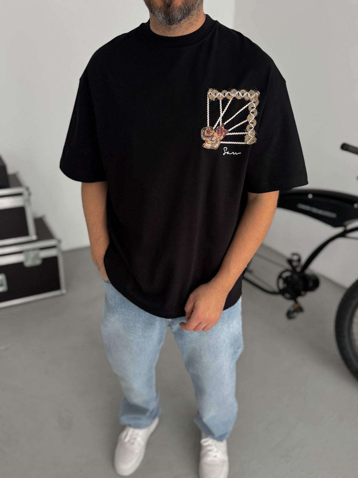 BLACK KNITTED FRAME T-SHIRT