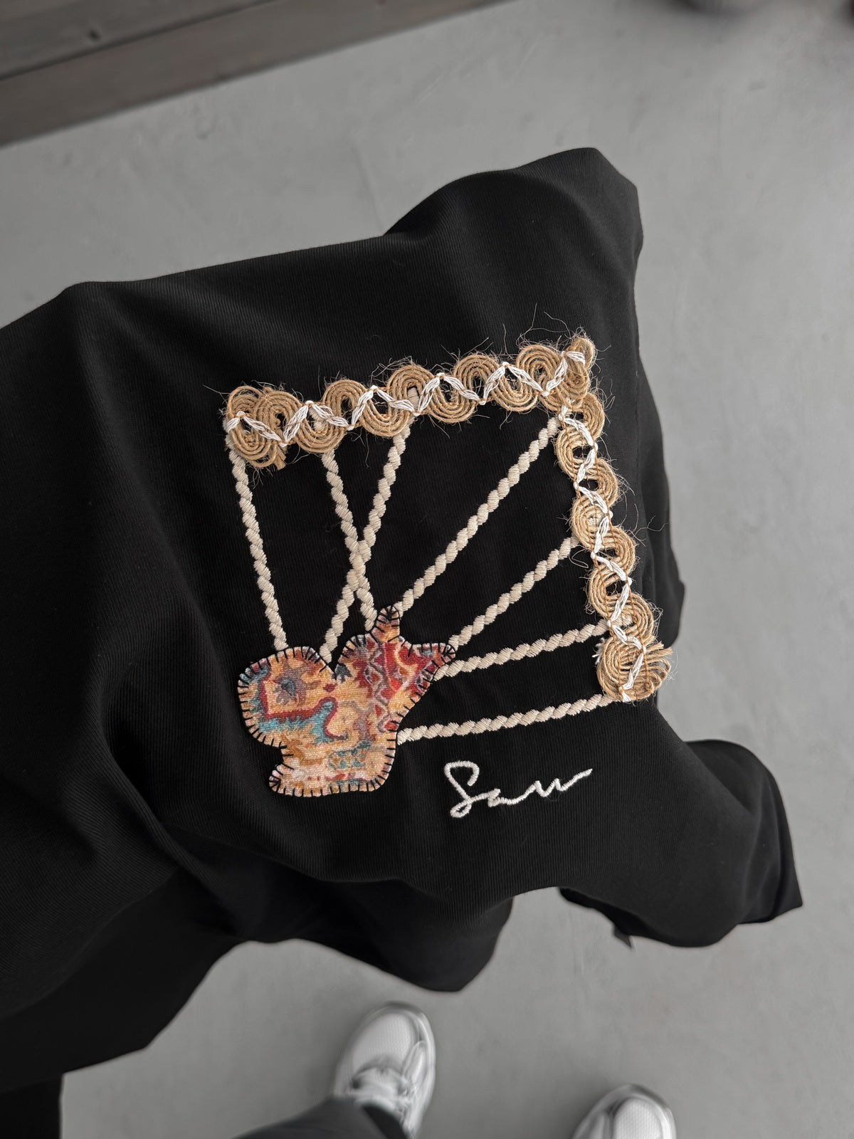 BLACK KNITTED FRAME T-SHIRT