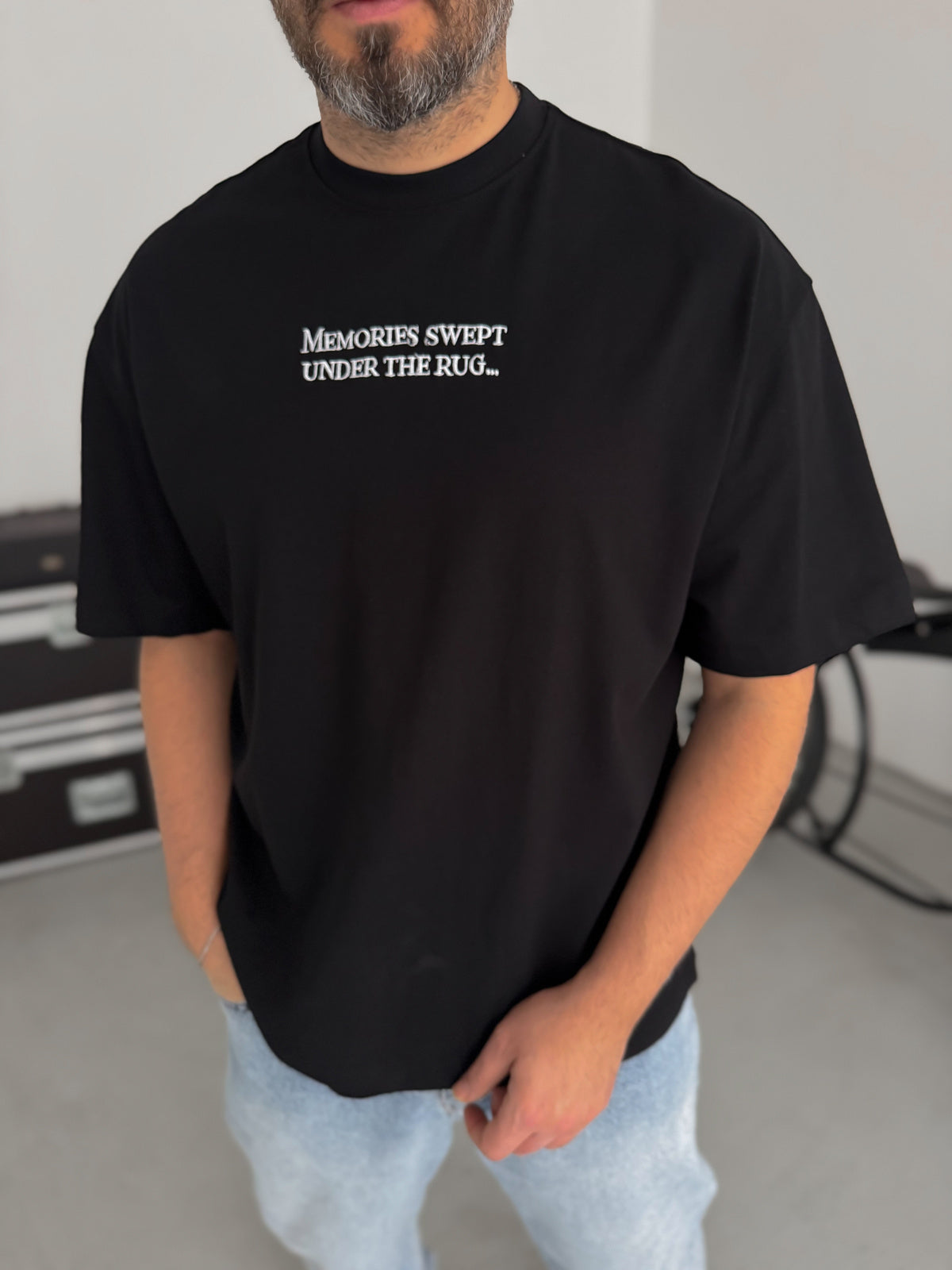 BLACK CARPET T-SHIRT