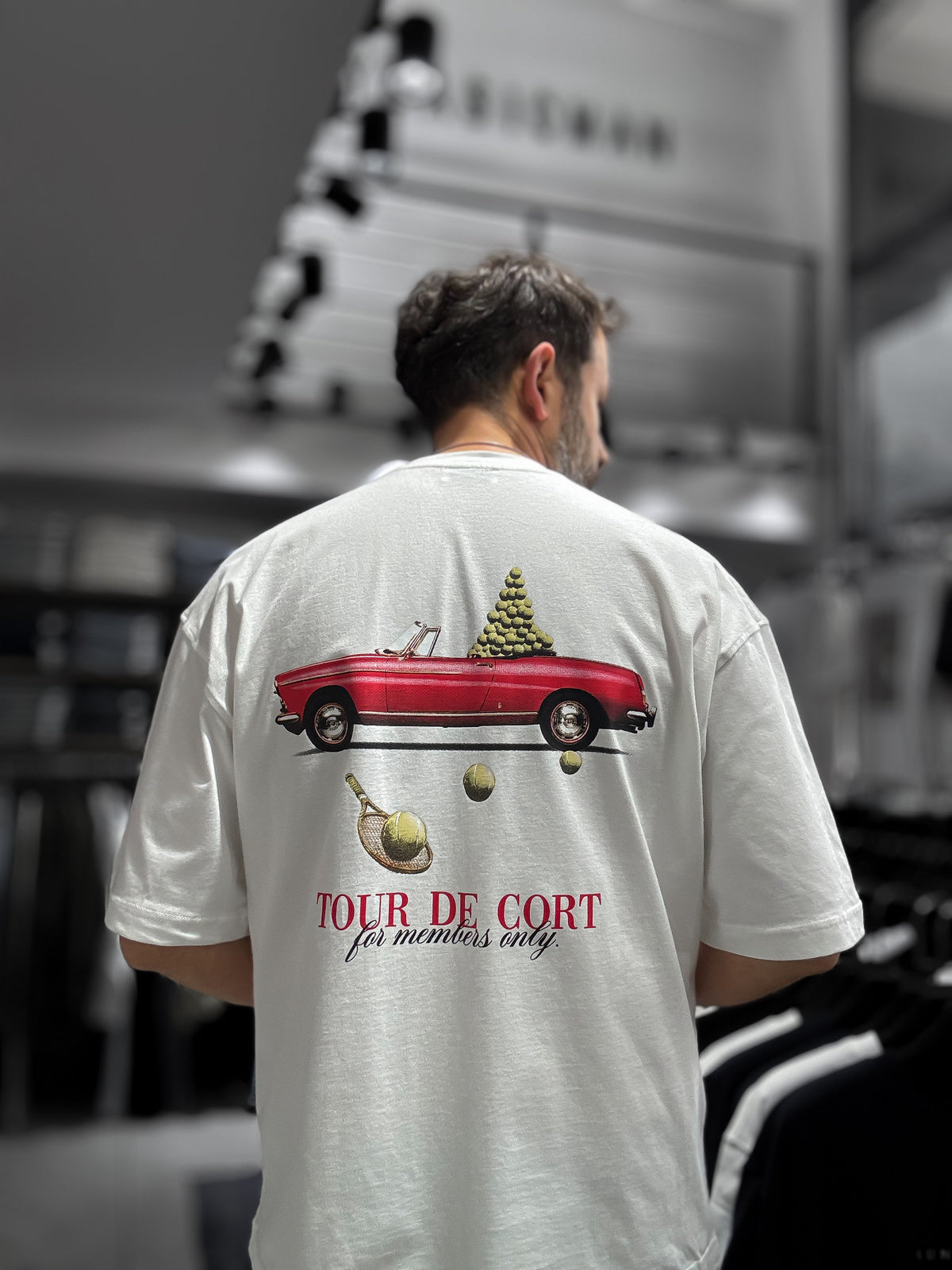 WHITE TOUR DE CORT T-SHIRT