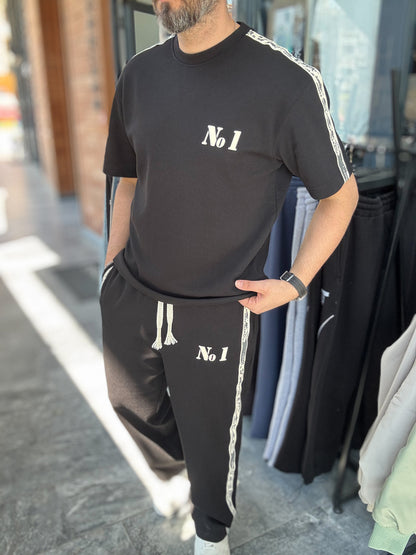 BLACK No1 EMBOSSED T-SHIRT