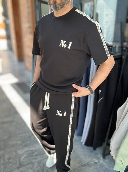 BLACK No1 EMBOSSED T-SHIRT