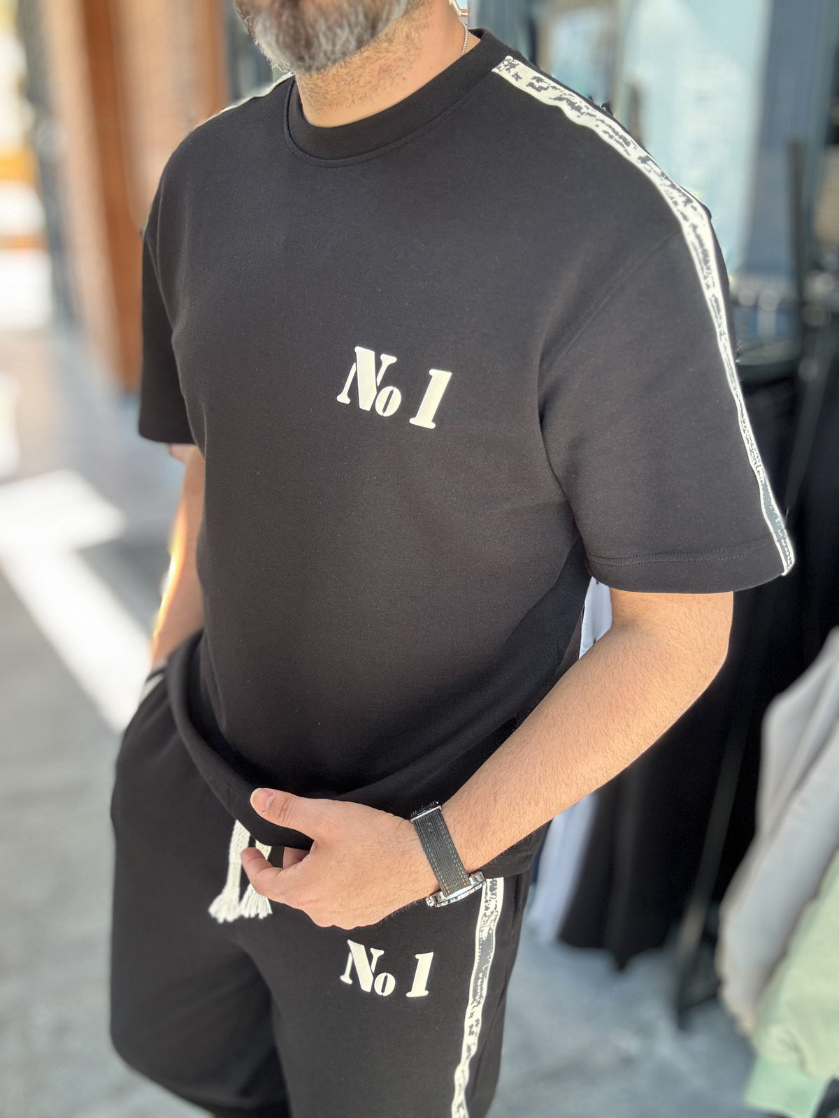 BLACK No1 EMBOSSED T-SHIRT