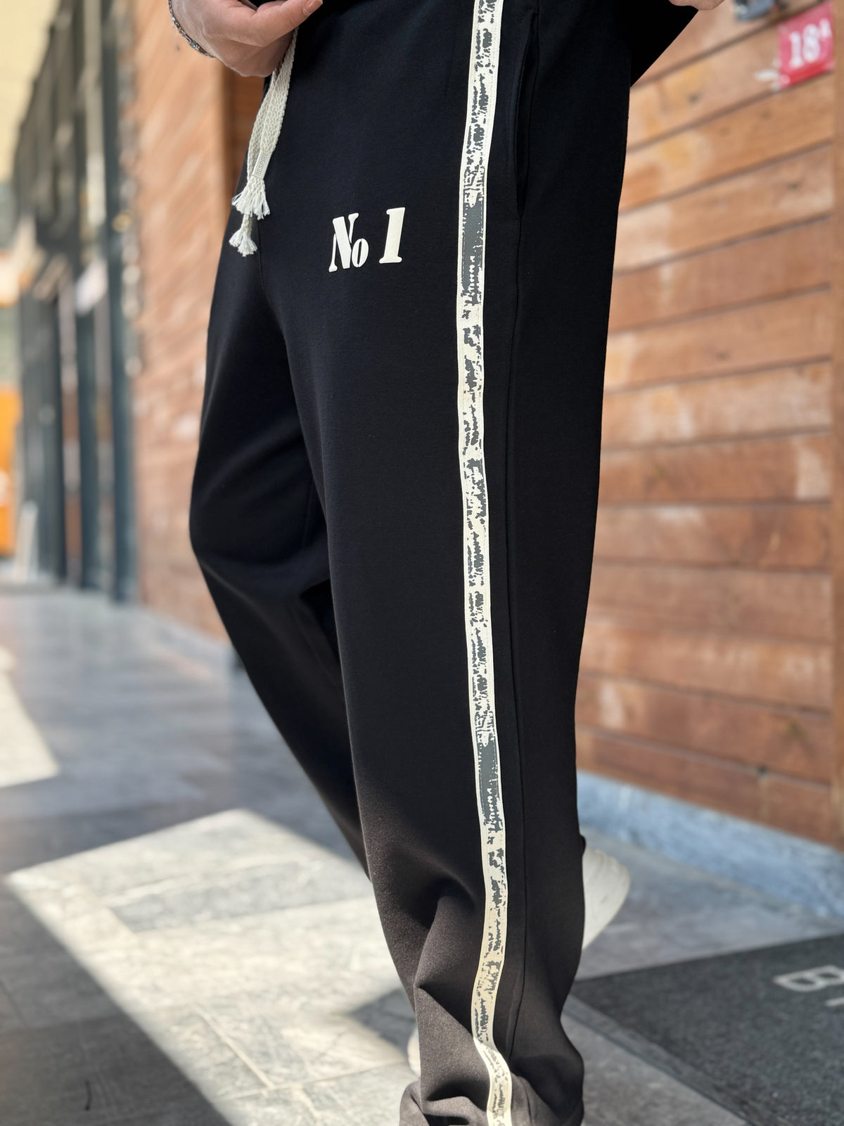 BLACK No1 EMBOSSED JOGGER