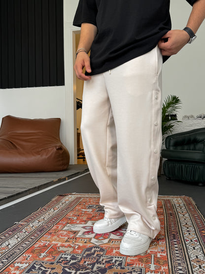 BEIGE SIDE BUTTON JOGGER