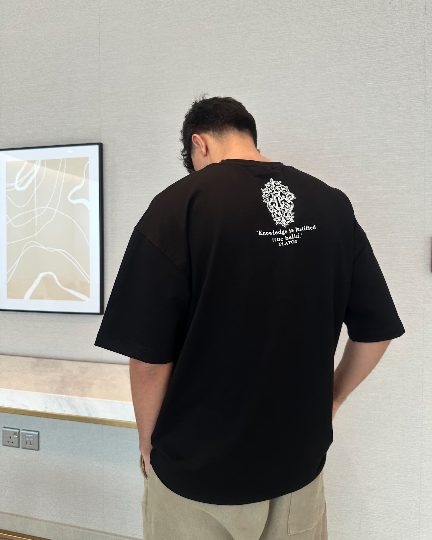BLACK KNOWLEDGE T-SHIRT