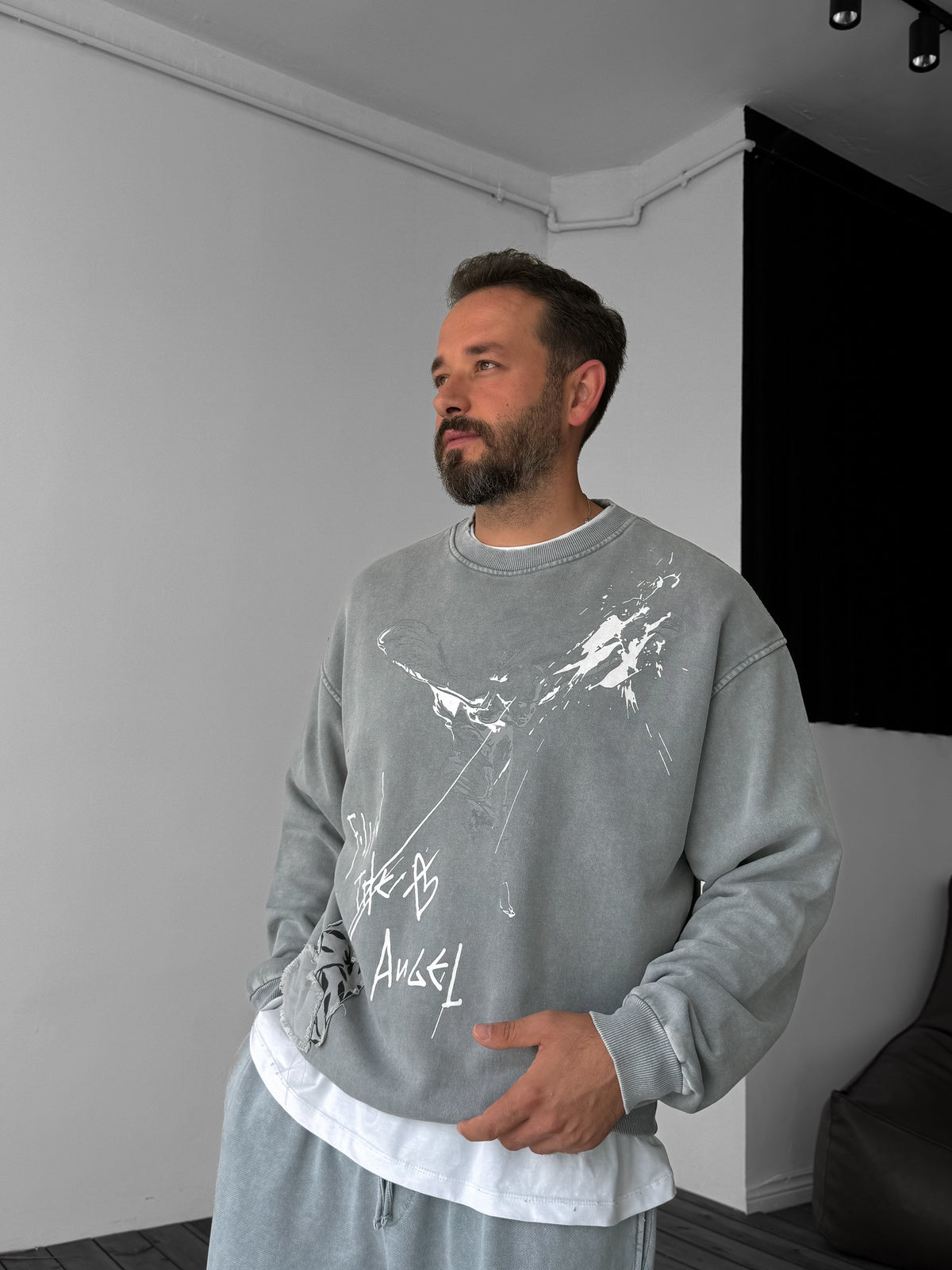 GREY FOLLOW WASHED SWEATSHIRT