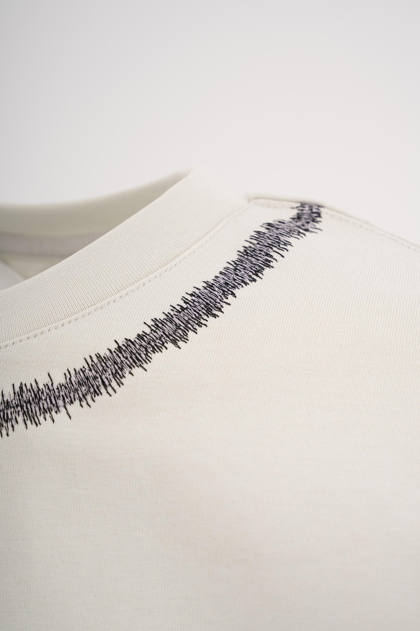 SPACE GREY ZIG-ZAG EMBROIDERED T-SHIRT